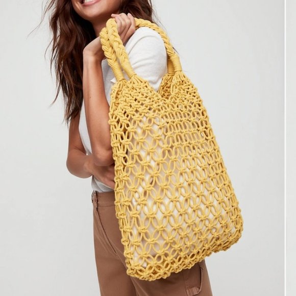 Aritzia Main Character Kaleo Tote Summer Shoulder Bag in Sunburst Yellow - Picture 1 of 9